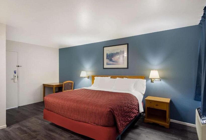 스탠다드 룸 킹사이즈 침대, Rodeway Inn & Suites Sidney Historic Downtown I80