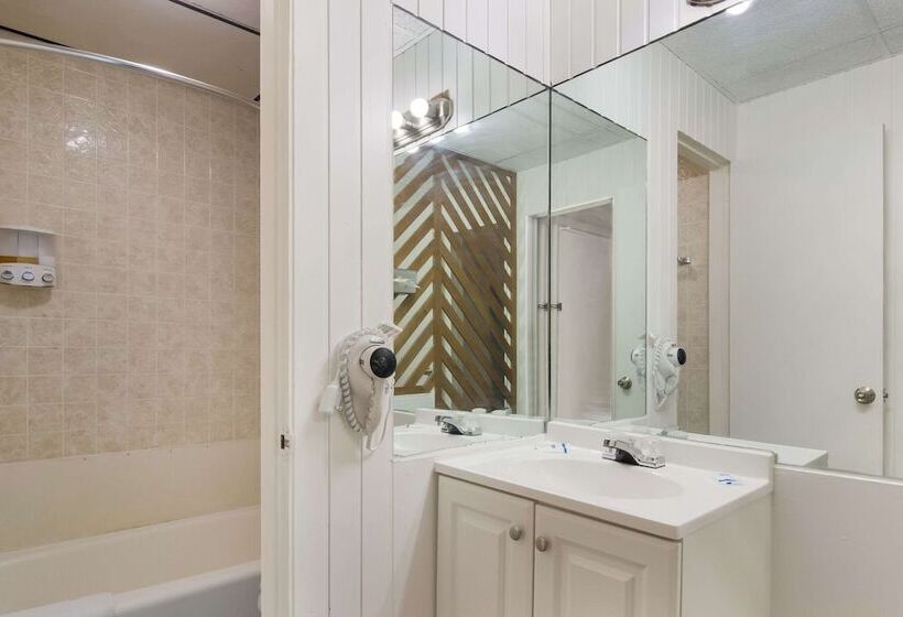스탠다드 룸 더블 침대 2개, Rodeway Inn & Suites Sidney Historic Downtown I80