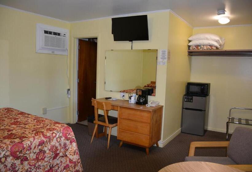 Номер Стандарт, The Village Motel