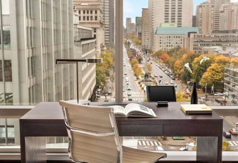 סוויטה, Shangrila Toronto