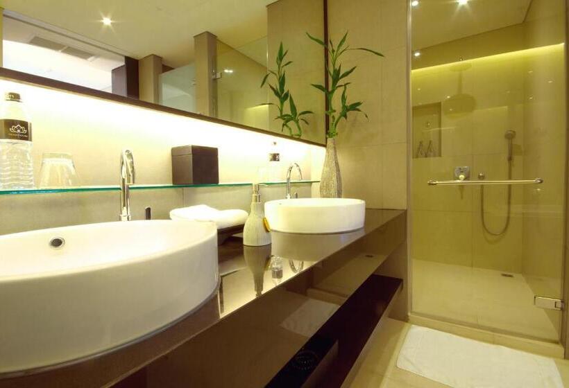اتاق لوکس با تخت بزرگ, Thanyapura Sports & Health Resort