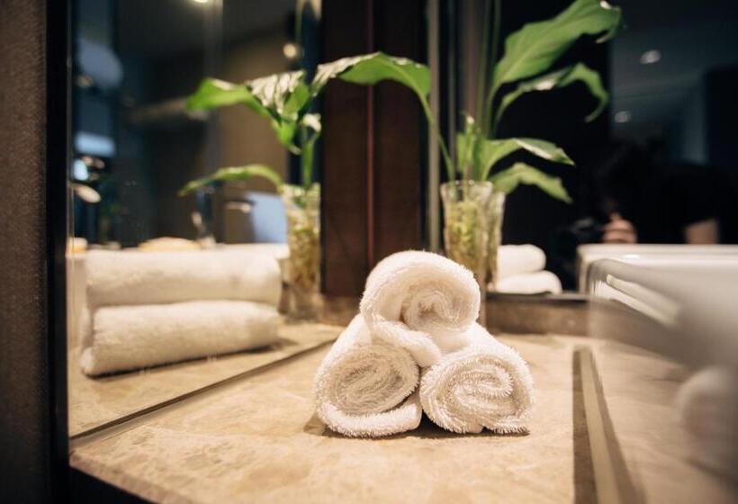 اتاق اجرایی با تخت بزرگ, The Qube Hotel Shanghai Xinqiao