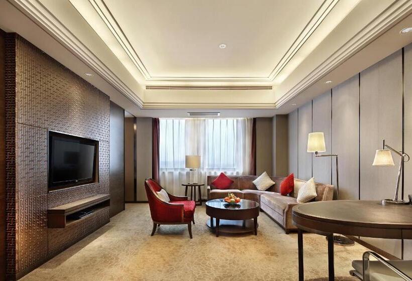 سوییت اجرایی, The Qube Hotel Shanghai Xinqiao