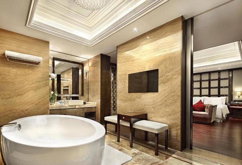 سوئیت رویال, The Qube Hotel Shanghai Xinqiao