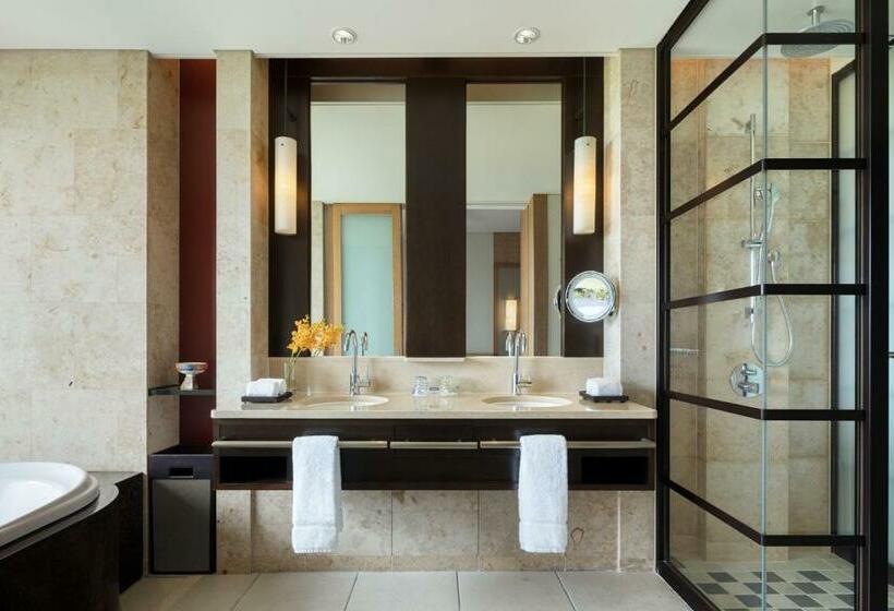 Номер Deluxe, The Ritzcarlton Okinawa
