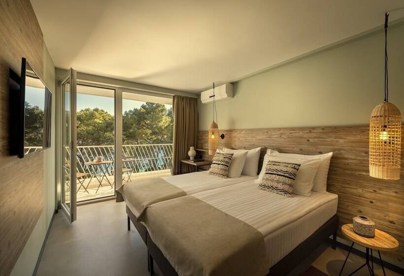 스탠다드 룸 측면 바다 전망, Places Hvar Hotel By Valamar