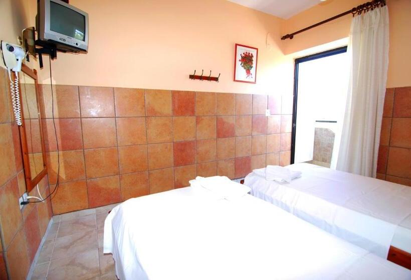 استودیوی استاندارد, Chrysoula Hotel & Apartments
