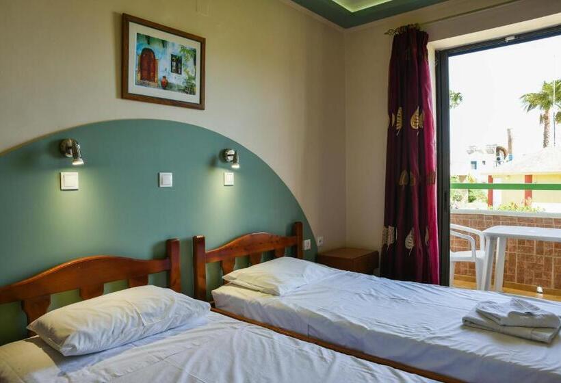 스탠다드 스튜디오, Chrysoula Hotel & Apartments