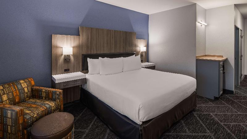 장애인을 위한 킹사이즈 침대 스탠다드 룸, Best Western Plus Appleton Airport Mall