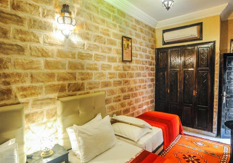 استودیوی سوپریور, Club Quarters Hotel Grand Central, New York