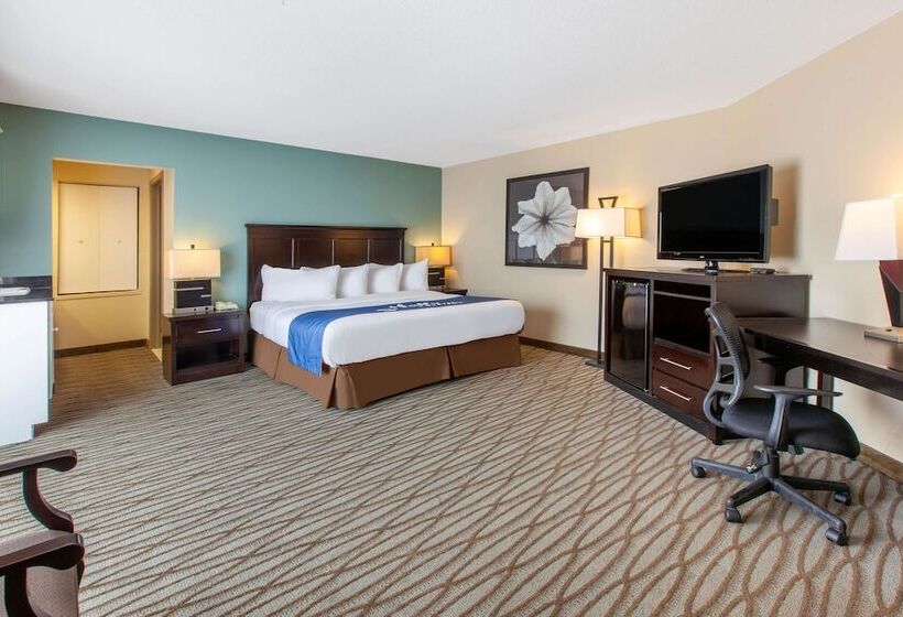 Номер Superior, Days Inn By Wyndham Petoskey