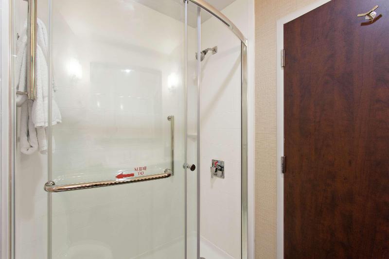 Стандартный Номер Кровать Кинг, Hilton Garden Inn Victoria