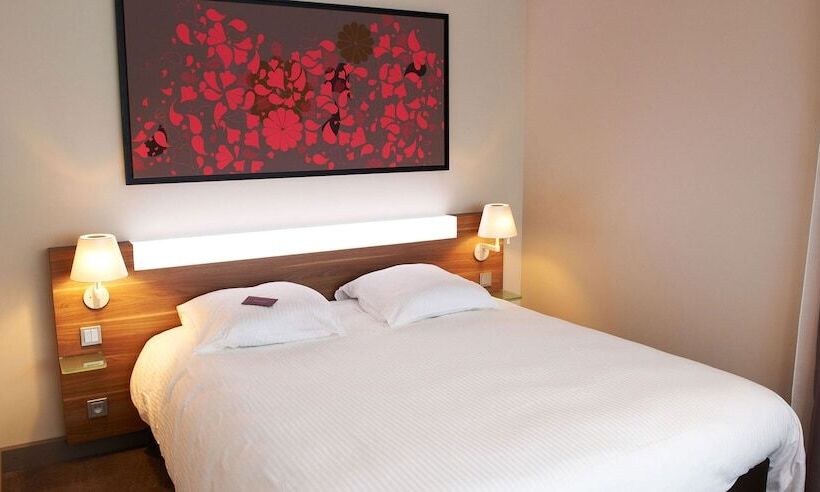 Номер Классика Двуспальная Кровать, Mercure Cholet Centre