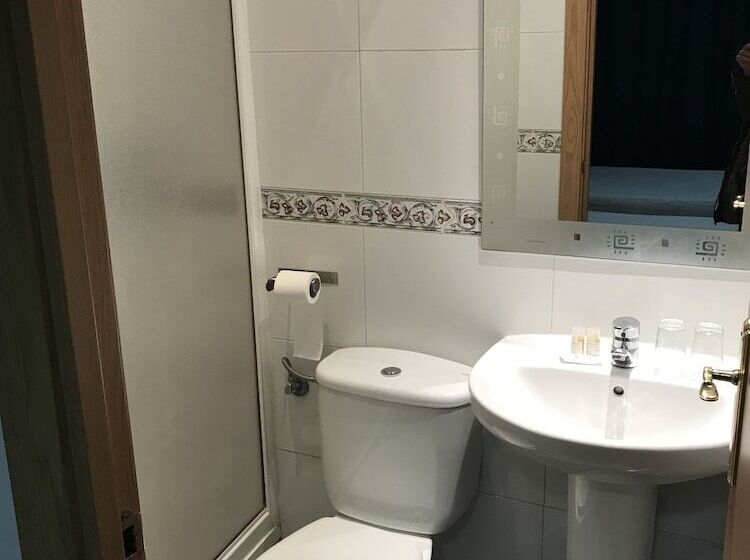 Habitación Estándar Cama Matrimonio, Hostal San Blas