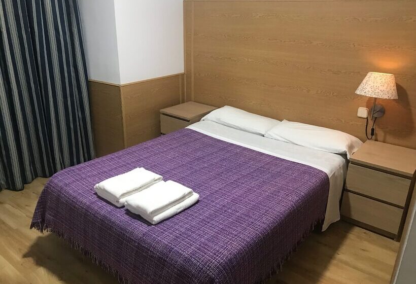 Habitación Estándar Cama Matrimonio, Hostal San Blas