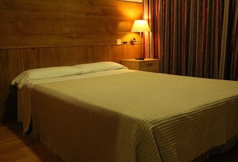 Habitación Estándar Cama Matrimonio, Hostal San Blas