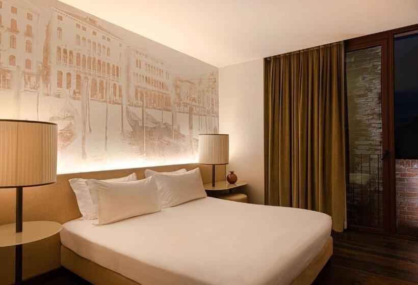 غرفة قياسية سرير كينج, Hyatt Centric Murano Venice