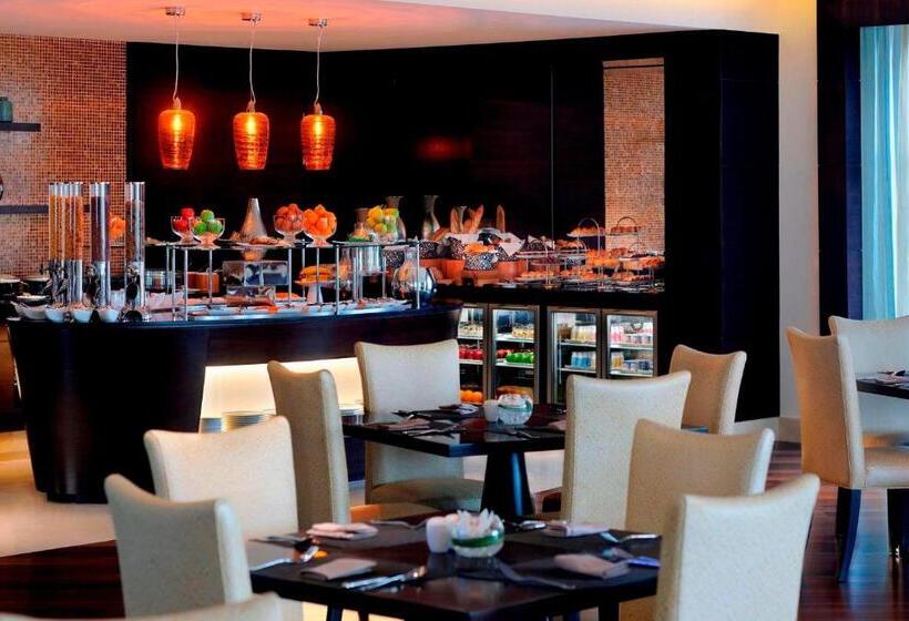 Номер Executive, Marriott Hotel Al Jaddaf, Dubai