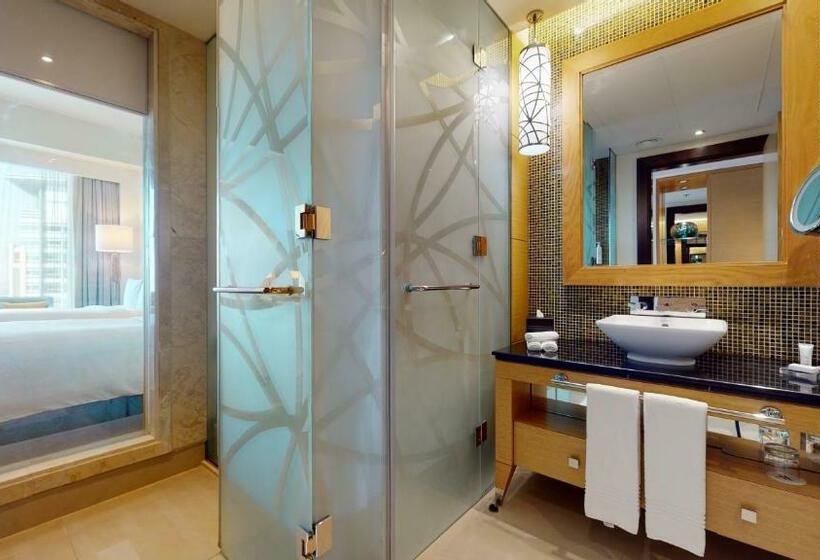 Номер Executive, Marriott Hotel Al Jaddaf, Dubai