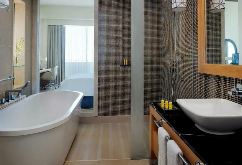 Номер Executive, Marriott Hotel Al Jaddaf, Dubai