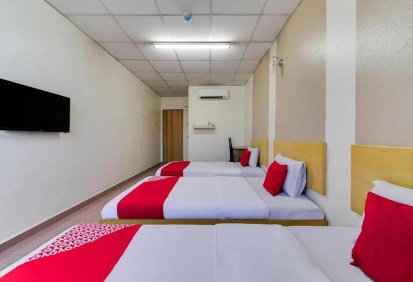 Номер Стандарт Трехместный, Cp Hotel