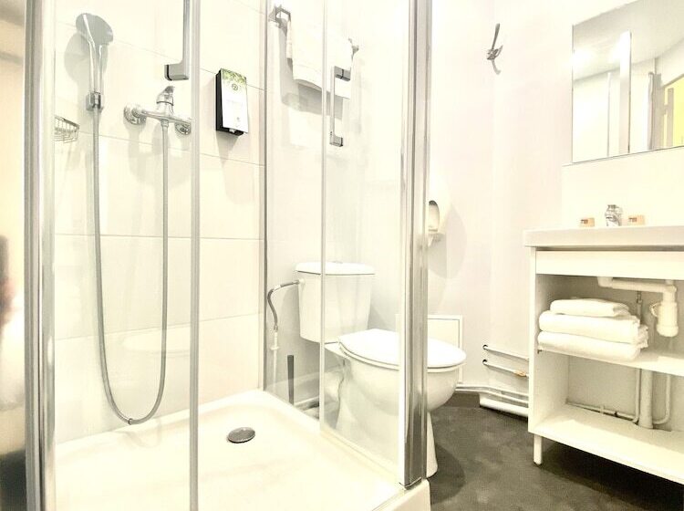 Номер Стандарт, Brit Hotel Lyon Nord Dardilly