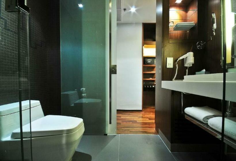 Номер Deluxe, Galleria Sukhumvit 10 Bangkok By Compass Hospitality