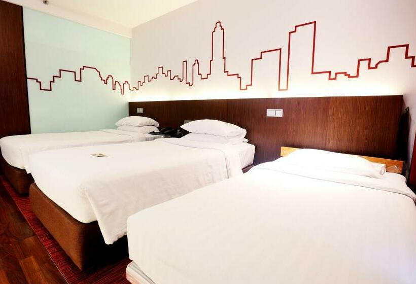 Трехместный Номер Deluxe, Galleria Sukhumvit 10 Bangkok By Compass Hospitality