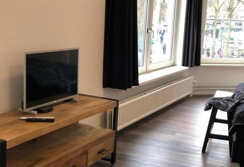 Номер Deluxe с Балконом, Bnb Grand Café Prins Bernhard