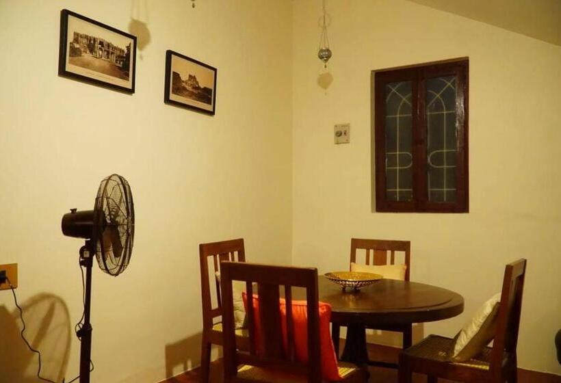 标准间, Tanjore Inn