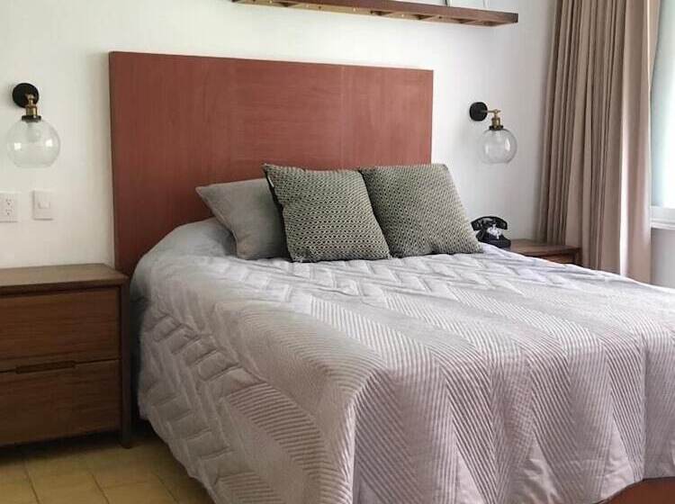 Quarto Estandar, Meson San Felipe