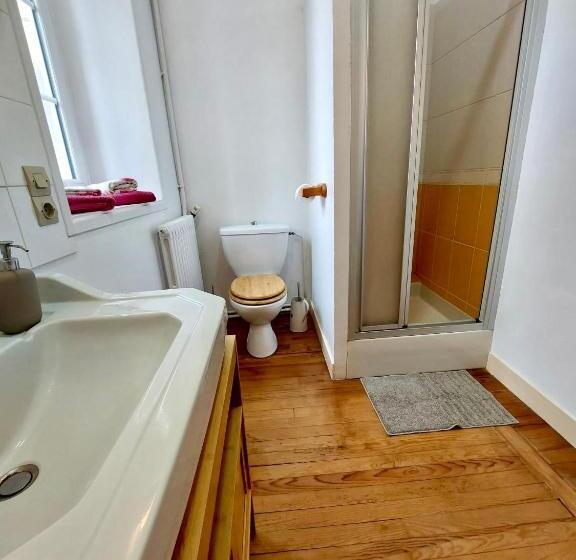 Семейный Номер, Les Chambres D Omaha Beach Etablissement Avec Deux Chambres D Hôtes, Petit Déjeuner Compris Fait Mai
