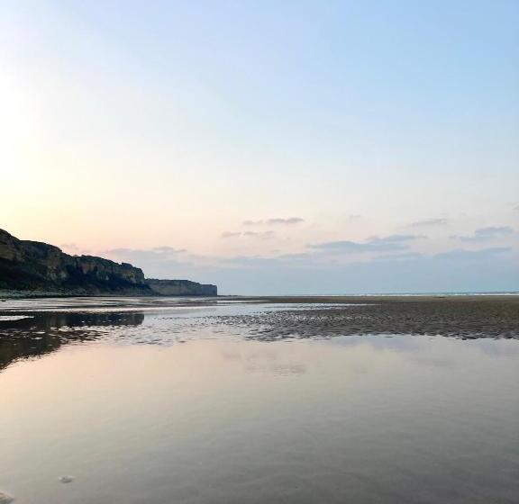 Семейный Номер, Les Chambres D Omaha Beach Etablissement Avec Deux Chambres D Hôtes, Petit Déjeuner Compris Fait Mai