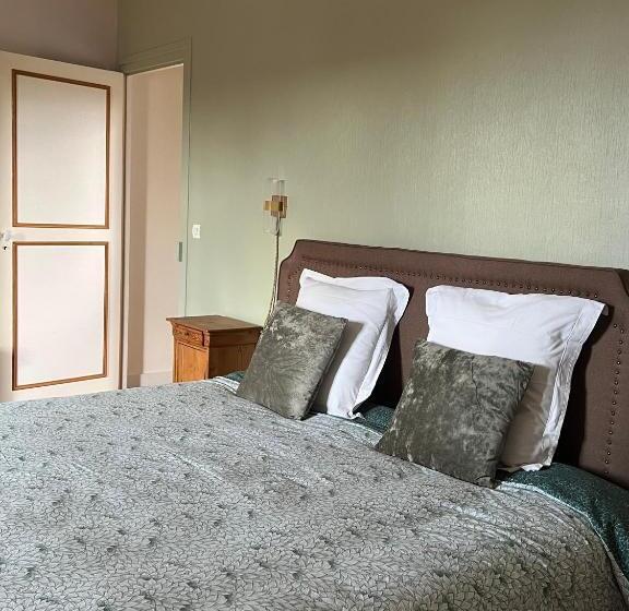 패밀리 스위트, Les Chambres D Omaha Beach Etablissement Avec Deux Chambres D Hôtes, Petit Déjeuner Compris Fait Mai