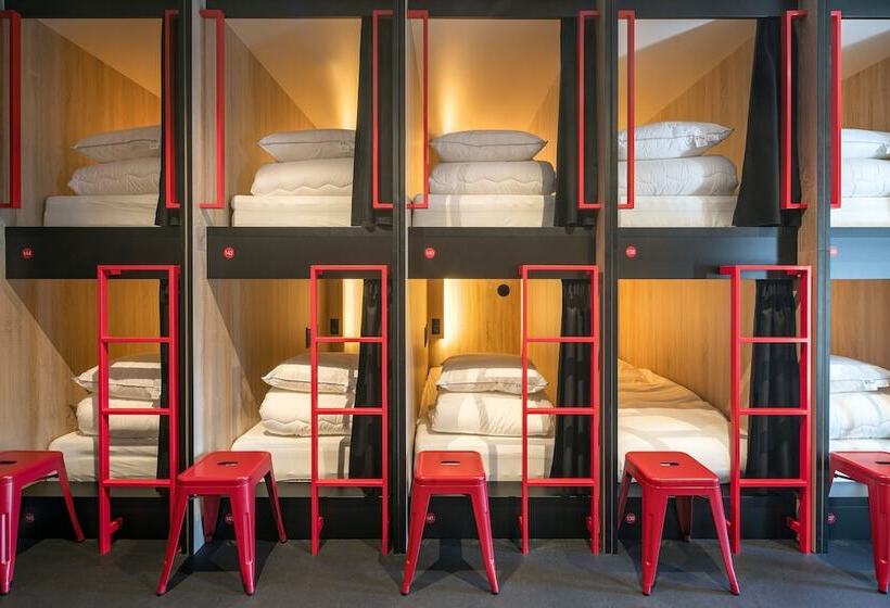 Кровать в Общей Комнате, City Trip Hostels Amsterdampurmerend