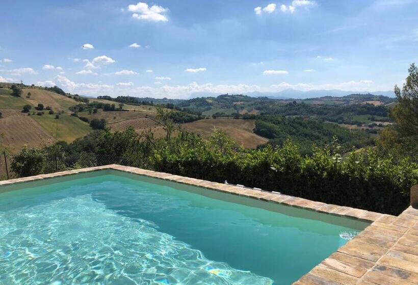 Номер Стандарт Вид на Бассейн, Al Poggio Dei 4 Borghi