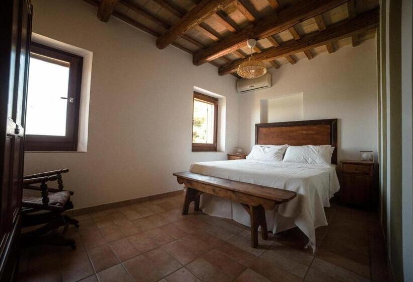 Номер Стандарт Вид на Бассейн, Al Poggio Dei 4 Borghi