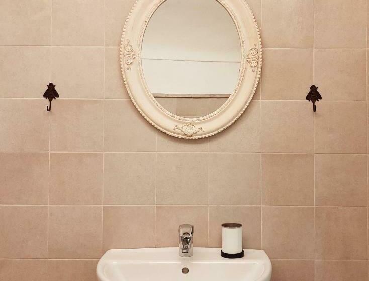 Quarto Estandar, Agriturismo Alveare