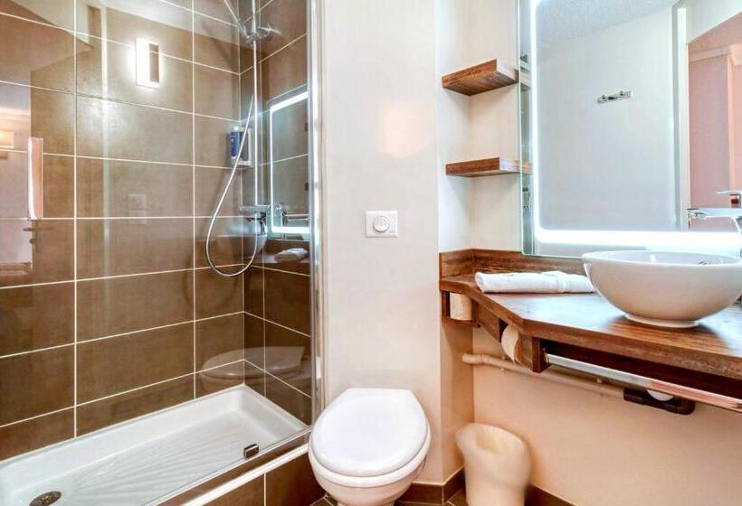 Номер Стандарт, Brit Hotel Confort Pau Lons