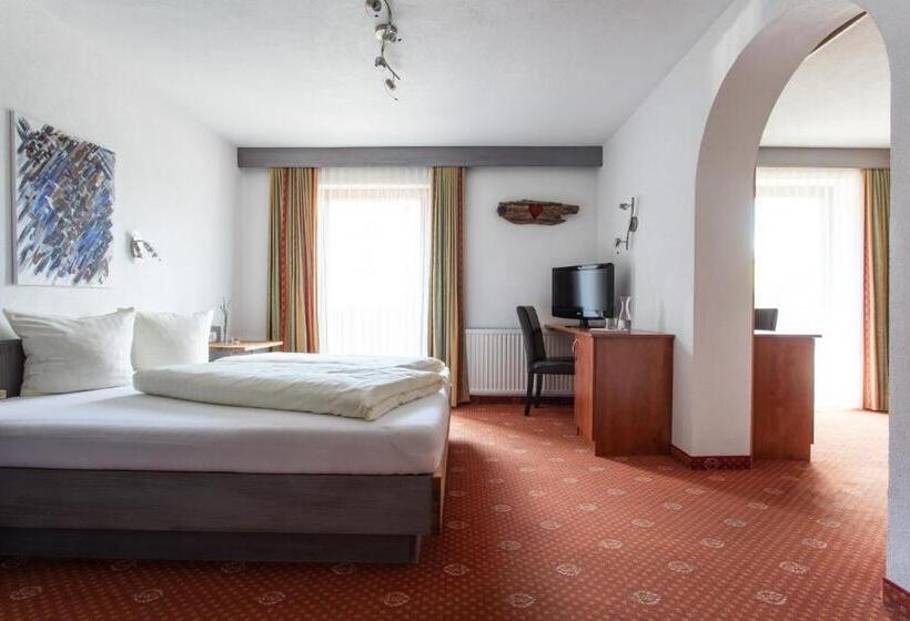 Семейный Номер, Ferienhotel Bergland