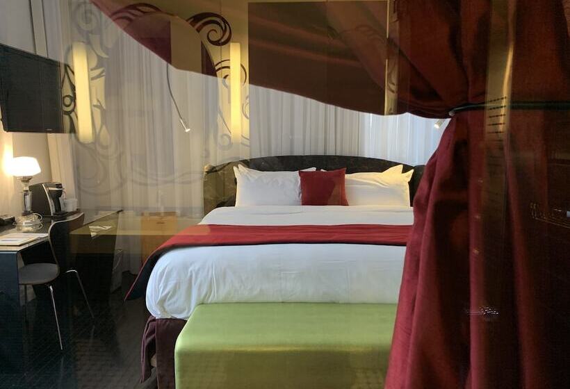 اتاق استاندارد, Chez Swann