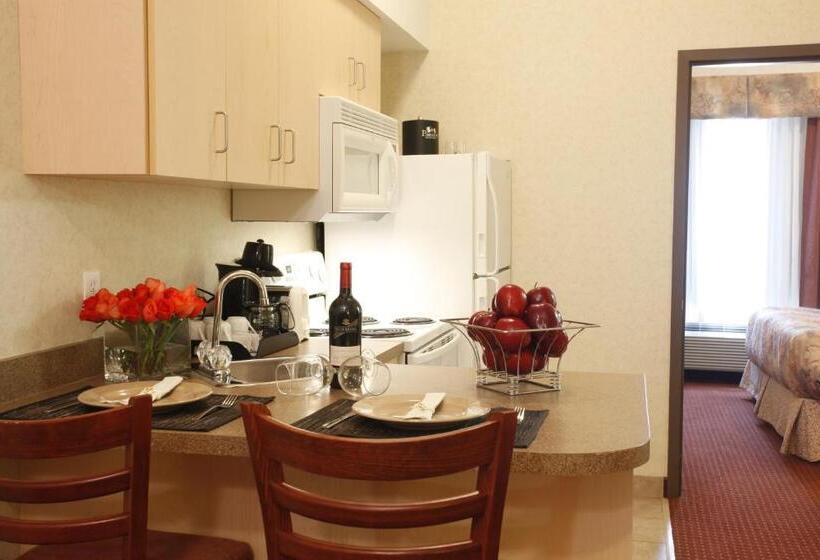 Family Suite, Pomeroy Inn And Suites Dawson Creek