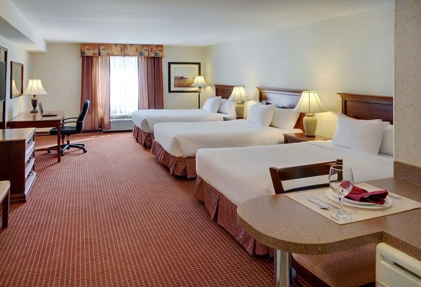 Трехместный Номер Deluxe, Pomeroy Inn And Suites Dawson Creek