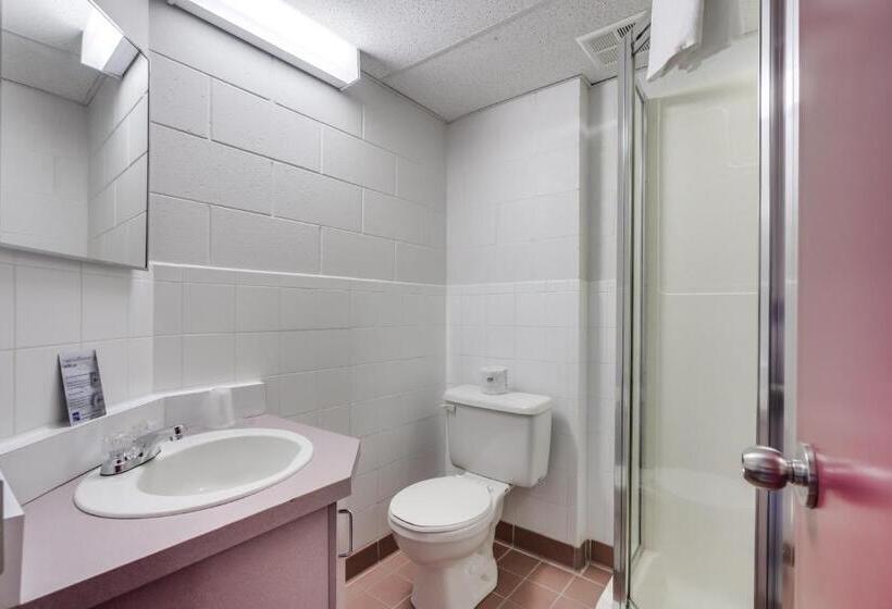 Люкс 2 Спальни, Residence & Conference Centre  Welland