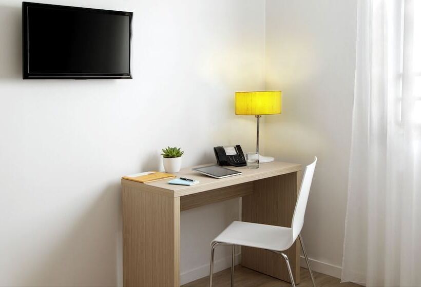 Студия Стандарт Двуспальная Кровать, Aparthotel Adagio Access Paris Clichy