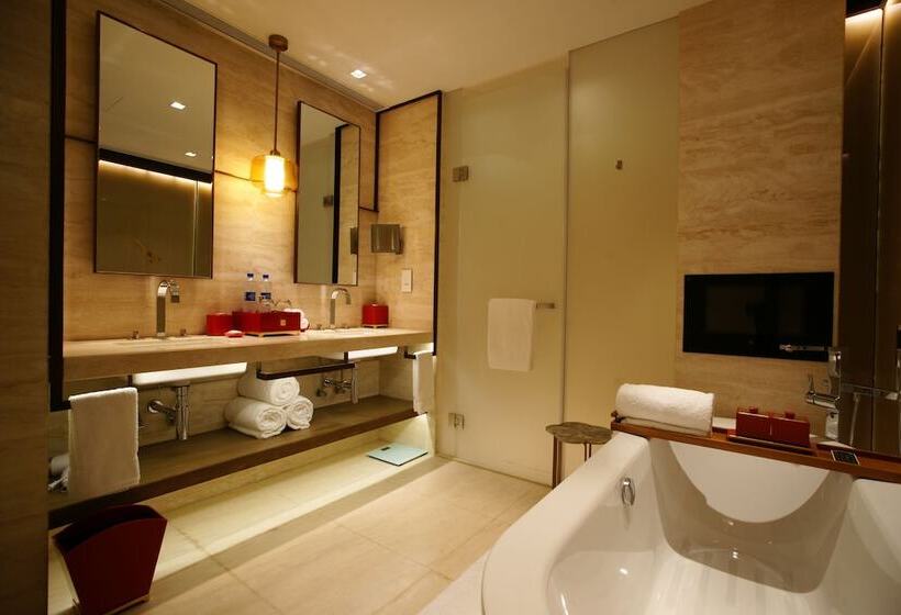 프리미엄 룸, Hualuxe Shanghai Twelve At Hengshan, An Ihg