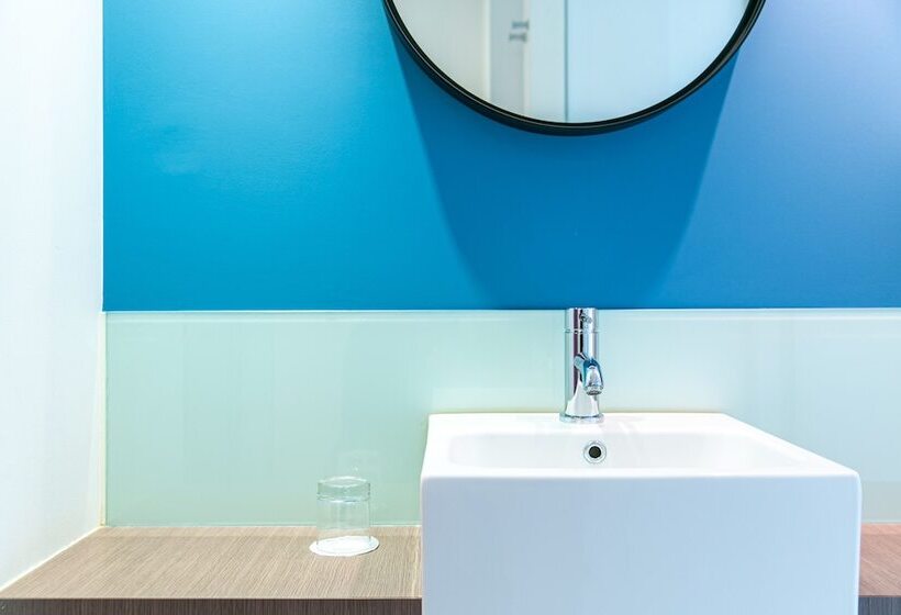 Номер Стандарт, The Originals Boutique Hotel Saint James, Montaigu Vendée, Nantes Sud