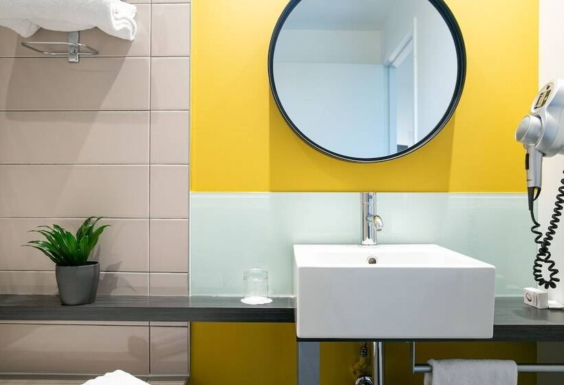 Номер Superior, The Originals Boutique Hotel Saint James, Montaigu Vendée, Nantes Sud