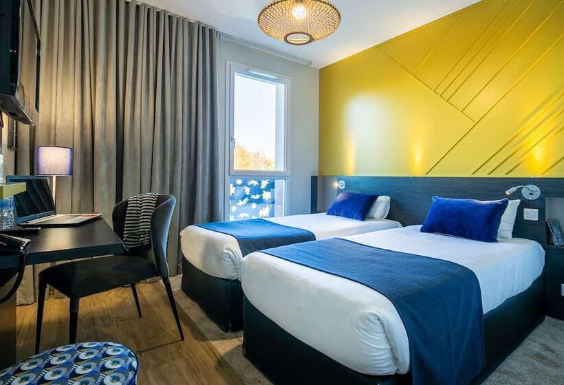 Номер Комфорт, The Originals Boutique Hotel Saint James, Montaigu Vendée, Nantes Sud