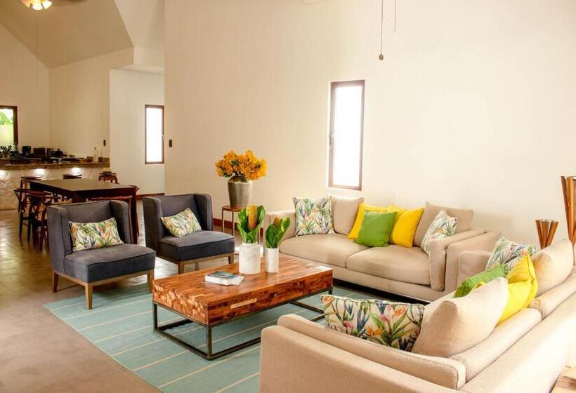 بنگله خانوادگی, Bolontiku Boutique Hotel & Spa